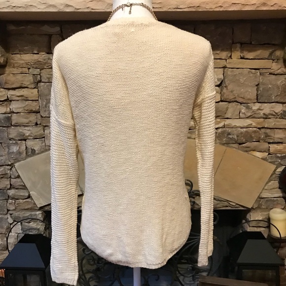 NWOT Pink Rose Cream Sweater Size Medium - Picture 4 of 6